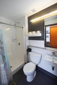 Ванная комната в HI Boston Hostel