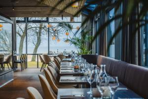Restaurace v ubytování Hotel Skansen Båstad + 22 fotografií