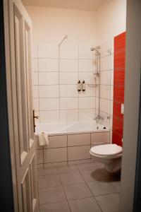 Koupelna v ubytování Hotel Pod Zeleným Dubem