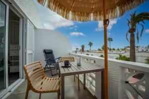 Balkón nebo terasa v ubytování "Sun up" by Corralejobeach Apartments