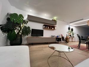 TV a/nebo společenská místnost v ubytování Villa Vista Alegre private pool