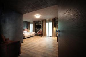 Postel nebo postele na pokoji v ubytování Crimea Wine Hotel