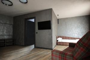 TV a/nebo společenská místnost v ubytování Crimea Wine Hotel