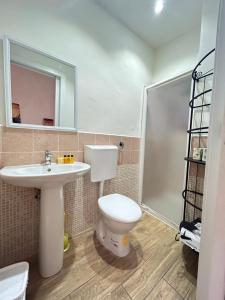 Koupelna v ubytování Leonardo's Signoria Flat by FlorenceHospitality + 10 fotografií