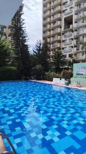 Kolam renang di atau dekat dengan Condominium in Davao city