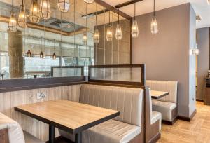 Galería fotográfica de Premier Inn Dublin City Gloucester St South en Dublín