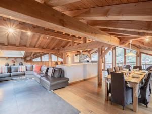 Posedenie v ubytovaní Superbe chalet 4 étoiles avec sauna et garage proche des pistes - FR-1-343-184