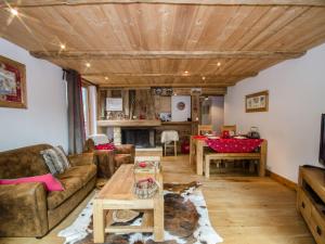 Posedenie v ubytovaní Superbe appartement 3 étoiles à Chamonix, 2 chambres, balcon, cheminée déco, parking et Wi-Fi - FR-1-343-197 + 10 fotografií