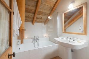 Ένα μπάνιο στο Le Chalet l'Harmonie - Pierres d'Histoire +40 φωτογραφίες