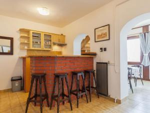 Kuchyňa alebo kuchynka v ubytovaní Holiday Home Csonka by Interhome