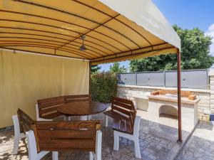 Patio nebo venkovní prostory v ubytování Holiday Home Kristina by Interhome