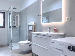 Koupelna v ubytování Holiday Home Kristina by Interhome