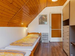 Posteľ alebo postele v izbe v ubytovaní Holiday Home Csonka by Interhome