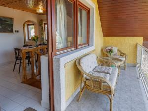 Posedenie v ubytovaní Holiday Home Csonka by Interhome