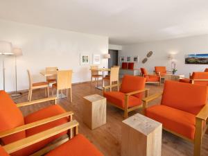 Posezení v ubytování Apartment Promenade - Utoring-66 by Interhome