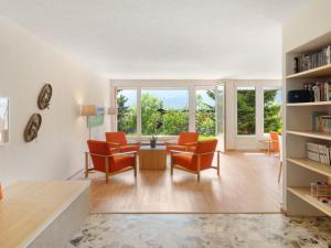 Posezení v ubytování Apartment Promenade - Utoring-68 by Interhome