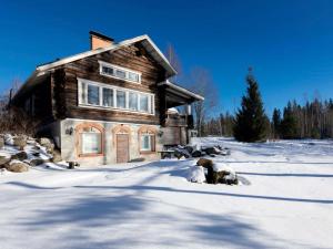 Holiday Home Ukkometso by Interhome v zimě