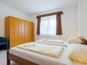 Posteľ alebo postele v izbe v ubytovaní Apartment Moni 1 by Interhome
