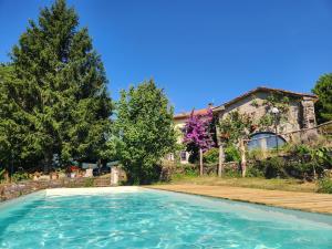 Bazén v ubytování Limone e Peperoncino B&B nebo v jeho okolí