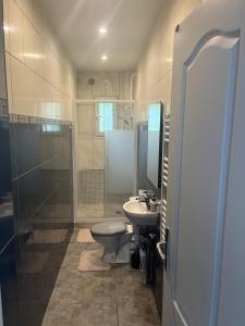 Ein Badezimmer in der Unterkunft Good Paris Roissy CDG