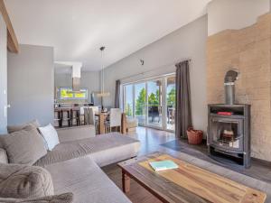 Posezení v ubytování Apartment Simonhöhe Kärntentraum-2 by Interhome