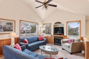 TV a/nebo společenská místnost v ubytování Sweet Carolina + 39 fotografií