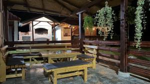 Restaurace v ubytování Vikendica Cerović