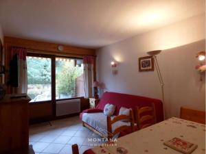Posteľ alebo postele v izbe v ubytovaní Confortable 2 Pièces + Cabine pour 4 Personnes au Centre-Ville, Terrasse, Proche Navettes - FR-1-458-169