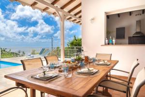 Bassein majutusasutuses Sweet Villa, piscine, vue panoramique sur la mer, proche plage, Sainte Luce või selle lähedal