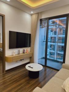 TV a/nebo společenská místnost v ubytování OK! homes- Hoàng Huy commerce Hải Phòng