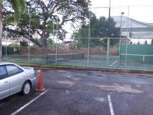 Tenis a/nebo squash v ubytování Chateau Cherbrand nebo okolí