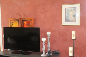 TV tai viihdekeskus majoituspaikassa Great View Guesthouse