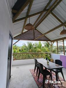 Imagine din galeria proprietății Tropical Sunshine Restaurant and campment în Île aux Chats