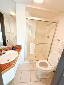ห้องน้ำของ Treehouse Treetop Village106-3bed3bapools-8pp