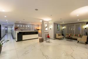 Vstupní hala nebo recepce v ubytování Hotel Britania + 37 fotografií