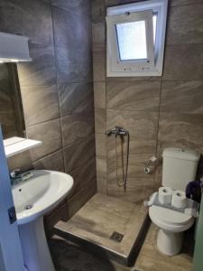 Et badeværelse på Villa Chrissa + 33 billeder