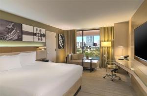 Postel nebo postele na pokoji v ubytování Hyatt Regency Austin