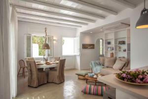 Χώρος καθιστικού στο Blue Dolphin House +20 φωτογραφίες