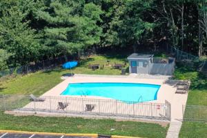 Bazén v ubytování Quality Inn Spring Valley - Nanuet nebo v jeho okolí