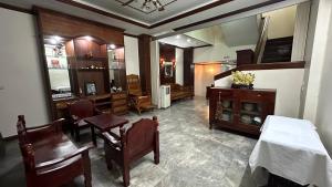 O bucătărie sau chicinetă la Cozy Townhouse near PSU, Hat Yai บ้านทั้งหลัง