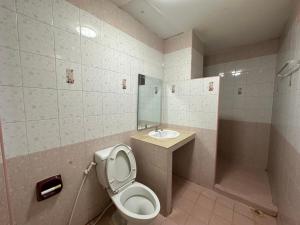 O baie la Cozy Townhouse near PSU, Hat Yai บ้านทั้งหลัง