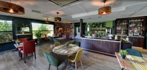 Lounge nebo bar v ubytování Hôtel Cap Sud Avignon - Réouverture - Ex Kyriad Hôtel