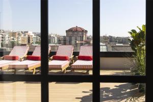 Via Sants Hotel Barcelona, Tapestry Collection By Hilton的阳台或露台