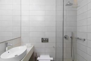 Radisson Resort Plaza Skiathos的一间浴室