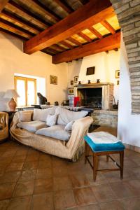 Χώρος καθιστικού στο Collazzone - "Il Tramonto" casale con piscina +19 φωτογραφίες