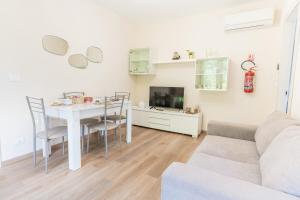 Χώρος καθιστικού στο The small lemon garden +28 φωτογραφίες