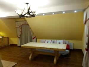 Ένα ή περισσότερα κρεβάτια σε δωμάτιο στο Apartament Baciarski 1 ogromny z tarasem i kominkiem