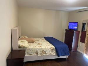 Gallery image of Peculiar N 5th street in Newark