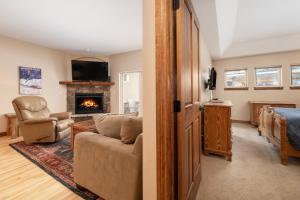 Χώρος καθιστικού στο Telemark Townhomes Unit 514 +13 φωτογραφίες