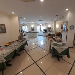 Restaurace v ubytování Hotel Villa Flores
